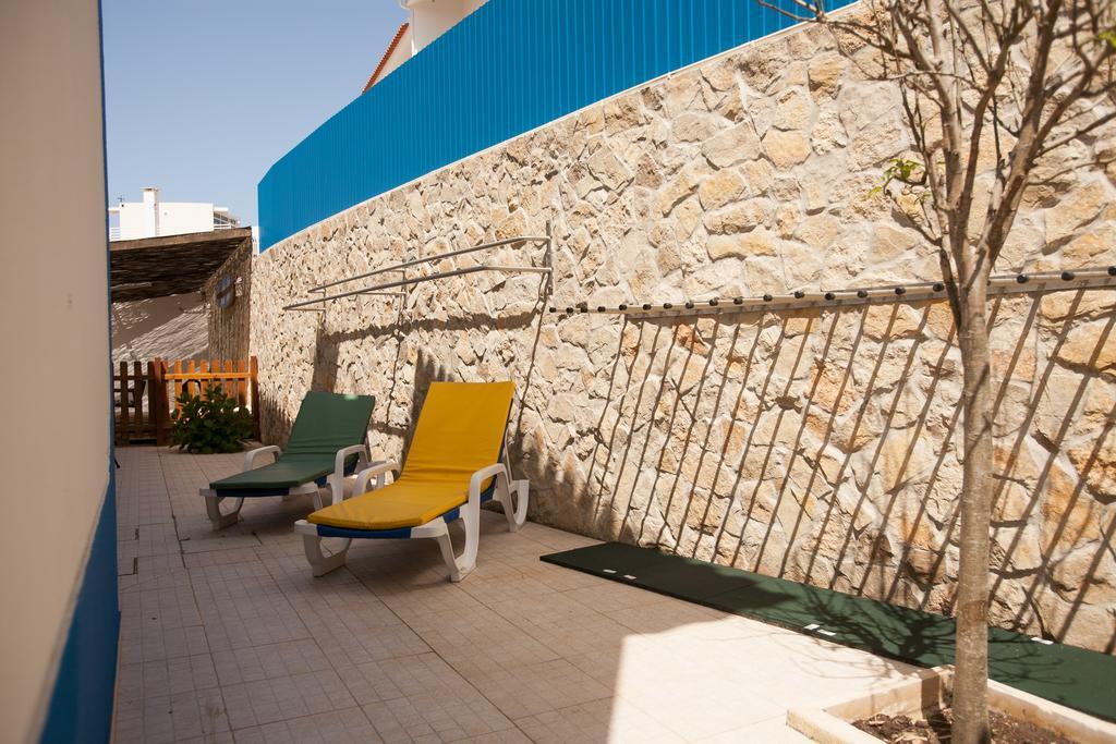 Ericeira Chill Hill Hostel & Private Rooms - Sea Food מראה חיצוני תמונה